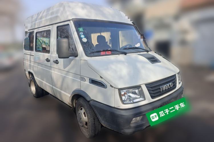 Used Iveco Daily 2021 2.5T A35 M1 Passenger Van 5-9 Seater Short Wheelbase Mid-Roof Design Dual Tires Manual Doors Front Right 45 Deg