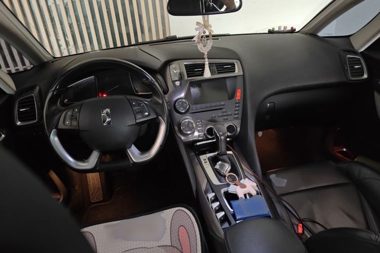 Used DS 5 2014 1.6T Luxury Edition THP160
