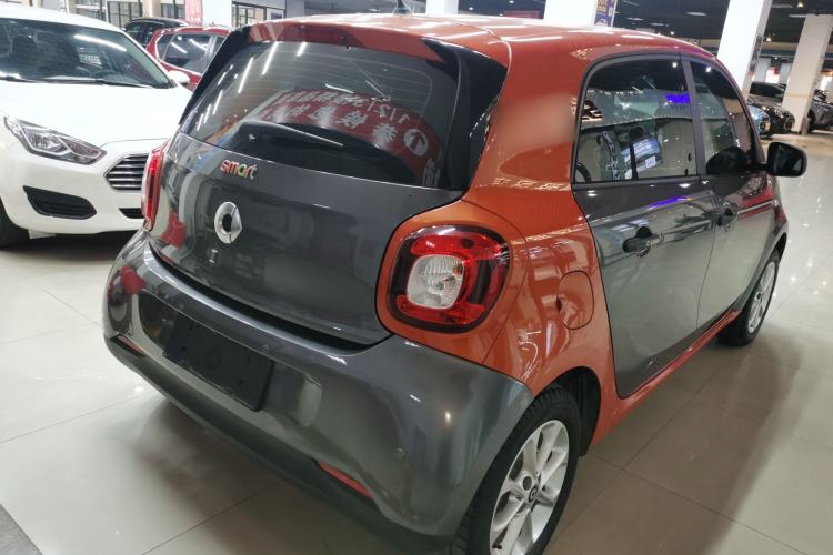 Used smart forfour 2018 1.0L 52 kW Dynamic Edition
