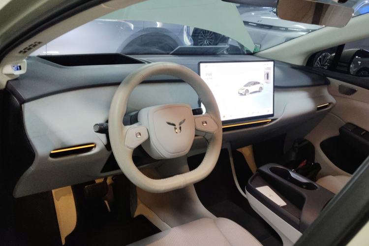 Used Hongqi Tiangong 05 2025 550 Smart Selection Center Console