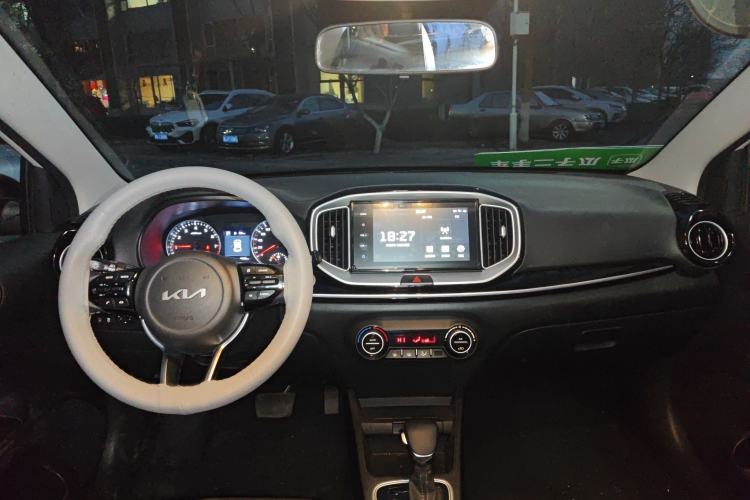 Used Kia kx1 Stonic 2021 1.4L CVT Sunroof Model
