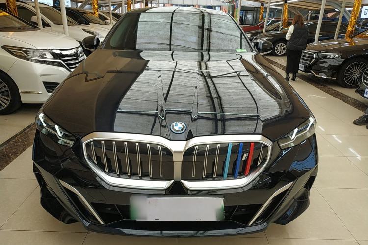 Used BMW i5 2024 eDrive 35L Luxury Package
