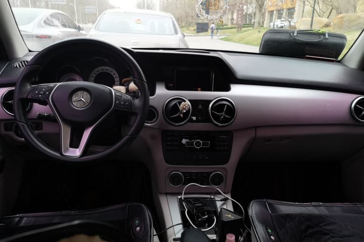 Used Mercedes-Benz GLK-Class 2014 GLK 260 4MATIC Dynamic Model Center Console