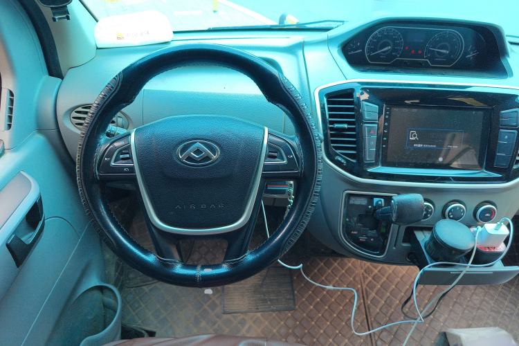 Used SAIC MAXUS Xintu V80 2019 2.5T Classic AMT Aoyuntong Facelifted Short-Wheelbase Mid-Roof 5/6-Seater