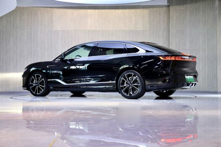 Used VOYAH PASSION 2024 PHEV Four-Wheel Drive Ultra-Long Range Flagship Model Exterior 4