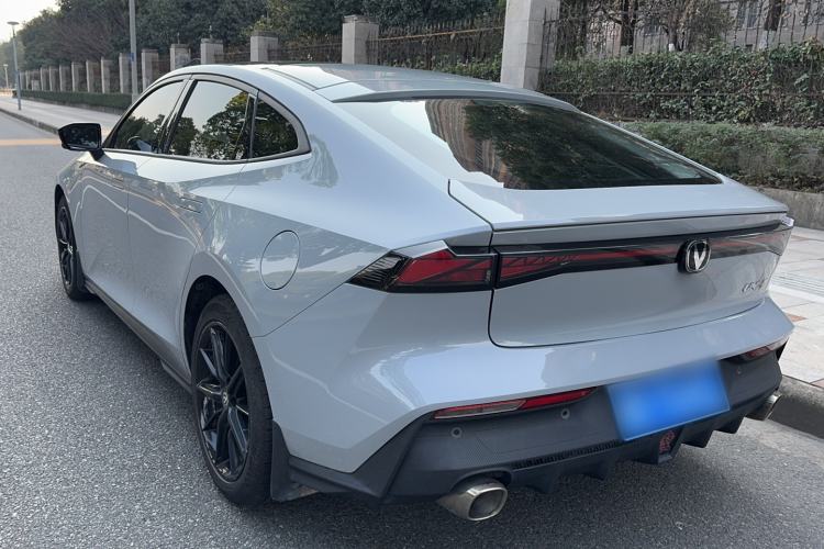 Used Changan UNI-V 2022 1.5T Prestige Version
