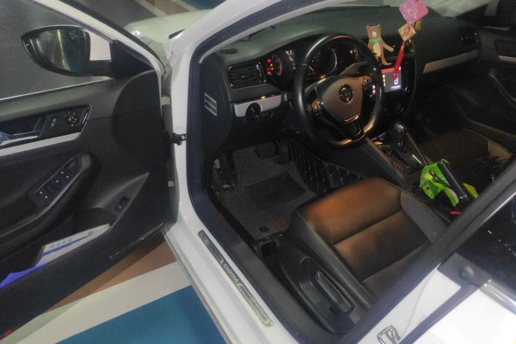 Used Volkswagen Sagitar 2017 230TSI Automatic Comfort Version