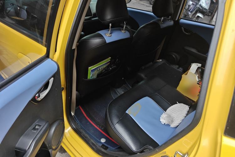 Used Honda Fit 2011 1.3L automatic comfort version
