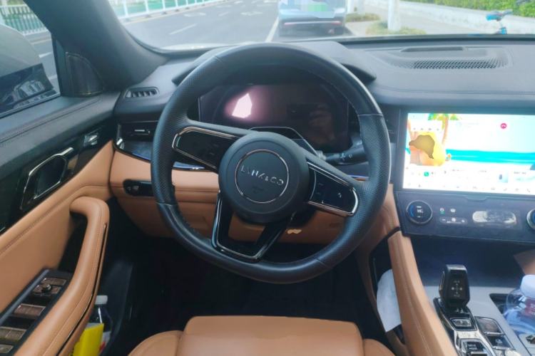 Used Lynk & Co 09 2021 2.0T Halo Six-Seater