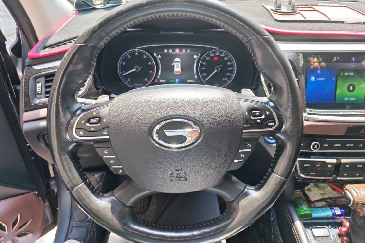 Used GAC Trumpchi GS8 2017 320T Two-Wheel Drive Luxury Smart Connectivity Version (7 Seats) Steering Wheel