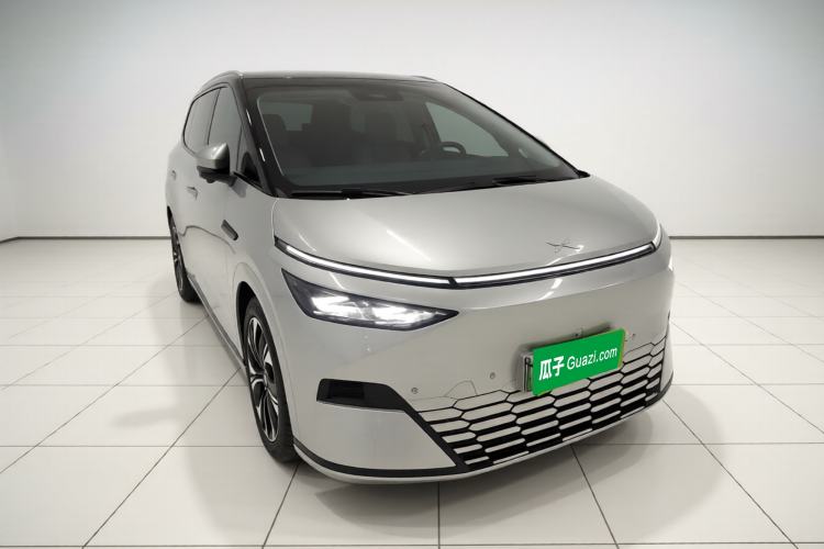 Used XPeng X9 2024 610 Long-Range Pro Exterior 1