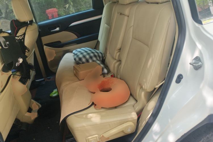 Used Toyota Highlander 2015 2.0T Four-Wheel Drive Luxury Edition 7-Seater Left Rear Seat