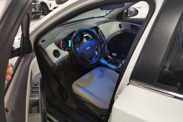 Used Chevrolet Cruze 2015 1.5L Classic SL MT