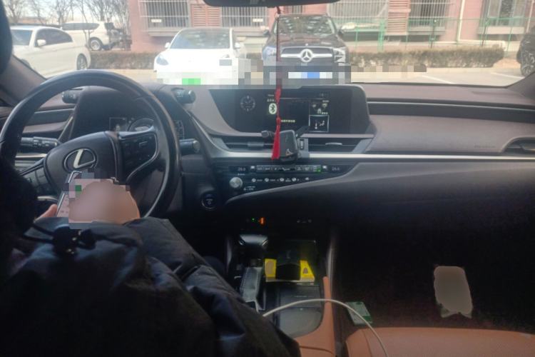 Used Lexus ES 2020 300h Deluxe Edition