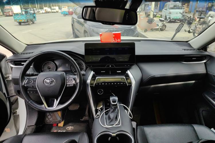 Used Toyota Harrier 2022 2.0L CVT Two-Wheel Drive Deluxe Edition Center Console