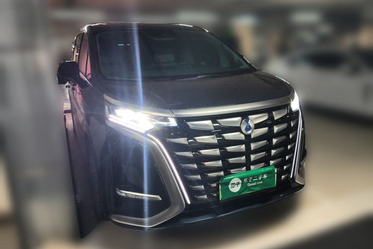 Used Denza D9 2022 DM-i 970 Four-Wheel Drive Flagship Model Front Right 45 Deg