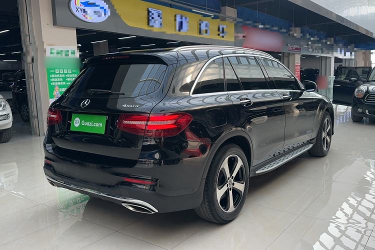 Used Mercedes-Benz GLC 2019 Facelift GLC 260 L 4MATIC Luxury Model Exterior 4