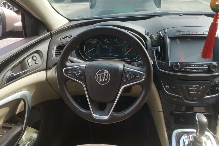 Used Buick Regal 2014 2.0L Elite Fashion Edition Steering Wheel