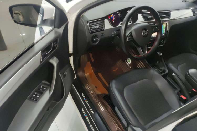 Used Skoda Rapid 2020 1.5L Automatic Comfort Edition
