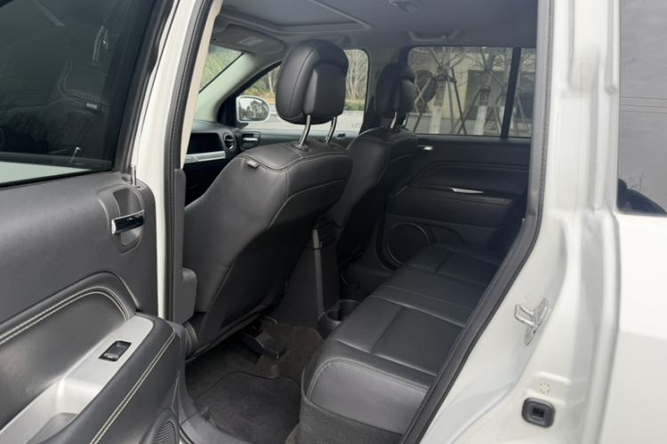 Used Jeep Compass 2014 2.0L two-wheel drive luxury version