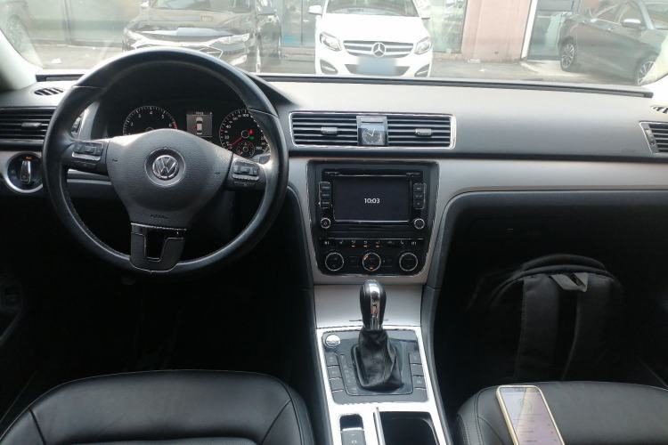 Used Volkswagen Passat 2014 1.8TSI DSG Prestige Navigation Edition Center Console