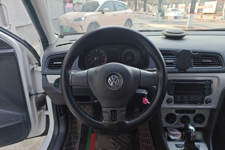 Used Volkswagen Lavida 2013 Revised Classic 1.6L Automatic Fashion Edition
