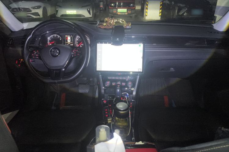 Used Volkswagen Passat 2017 330TSI DSG Prestige Edition Center Console