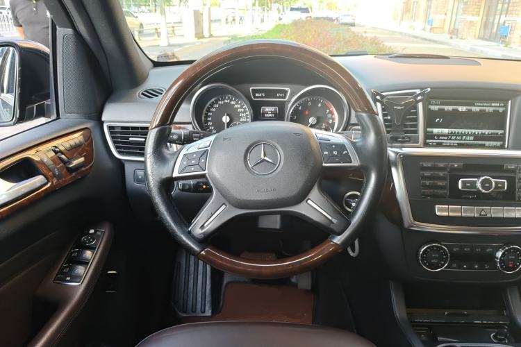 Used Mercedes-Benz M-Class 2012 ML 350 Luxury Edition