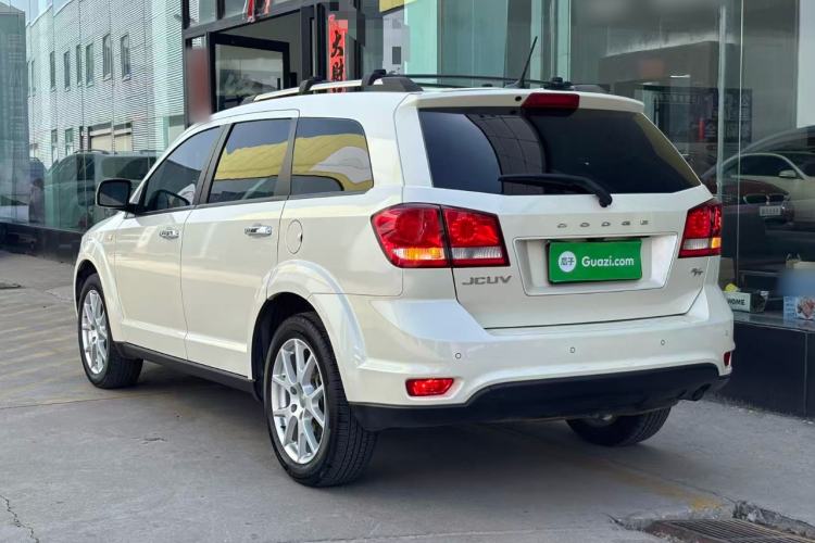 Used Dodge Journey 2013 2.4L Two-Wheel Drive Luxury Version
