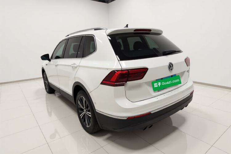 Used Volkswagen Tiguan L 2017 330TSI Automatic Two-Wheel Drive Flagship Edition Exterior 3