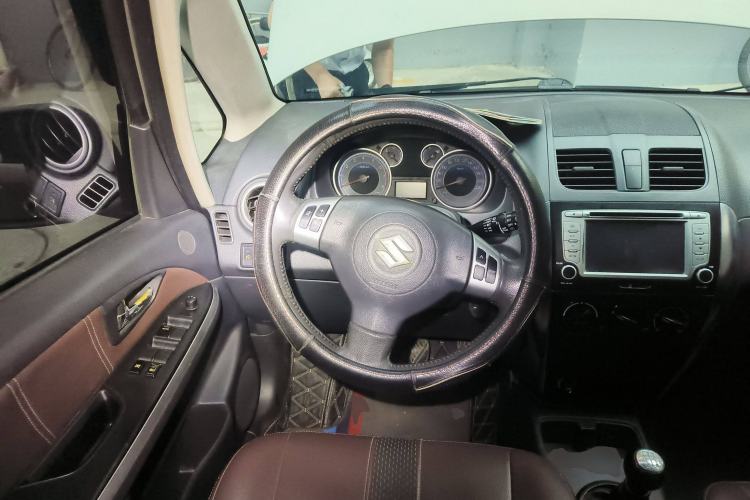 Used Suzuki SX4 2012 1.6L Manual Ruiqi Model
