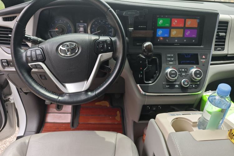 Used Toyota SIENNA 2018 3.5L 2WD Limited 7-Seater Canadian Version