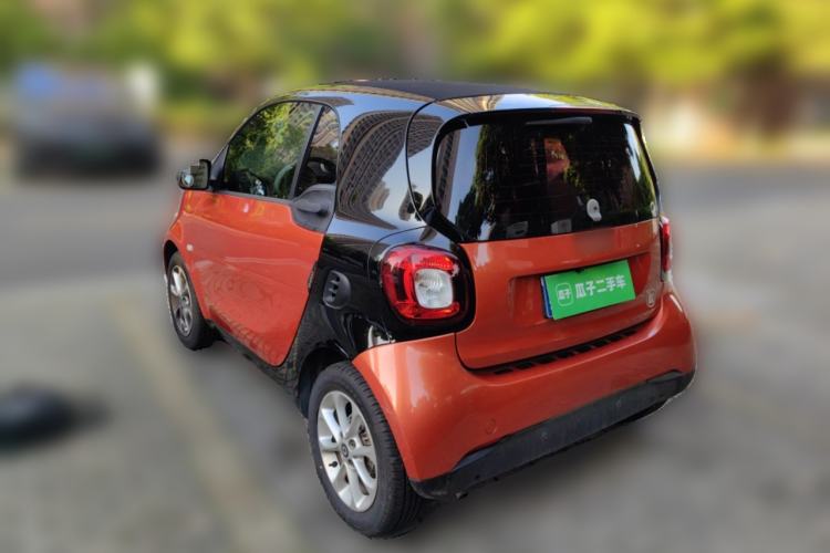 Used smart fortwo 2015 1.0L 52 kW hardtop Dynamic version
