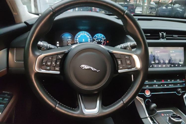 Used Jaguar XFL 2018 XFL 2.0T 250 PS Luxury Edition
