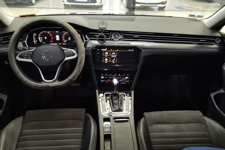 Used Volkswagen Magotan 2020 330TSI DSG Luxury Edition Center Console