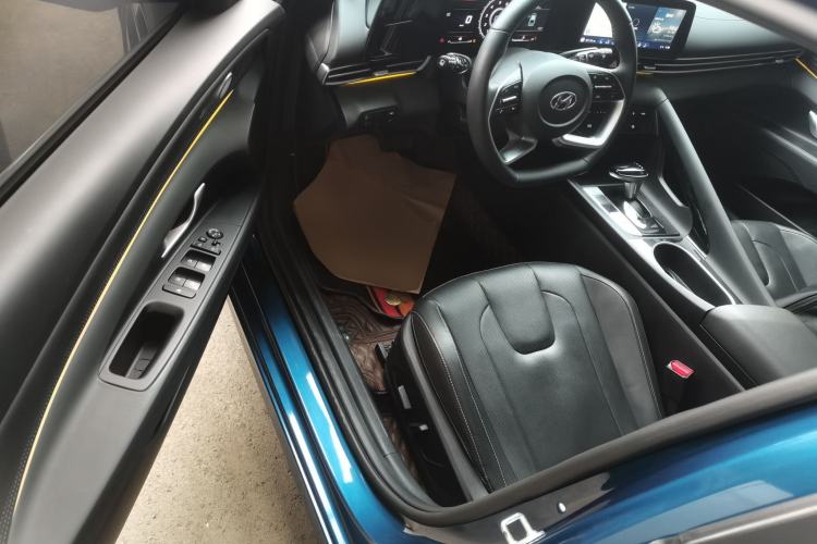 Used Hyundai Elantra 2022 1.5L CVT LUX Prestige Edition