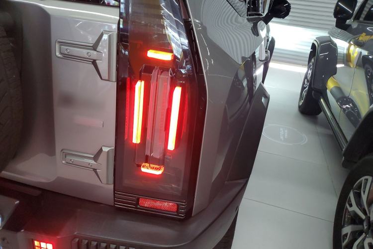 Used JETOUR Traveler 2023 2.0T All-Wheel Drive CrossPRO+ Exterior 3