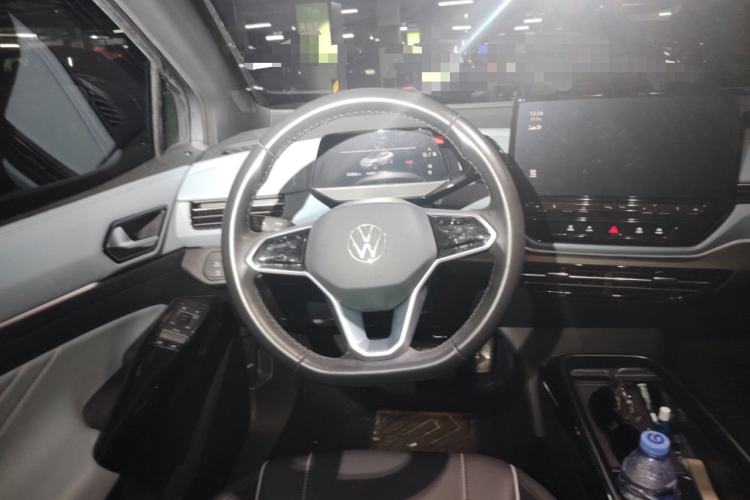 Used Volkswagen ID.4 X 2023 Pure Long-Range Version Steering Wheel