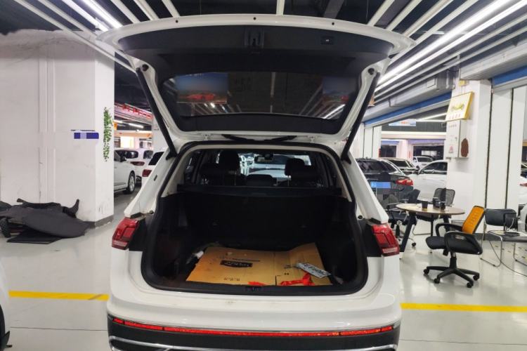 Used Volkswagen Tiguan L 2024 330TSI Automatic Two-Wheel Drive Smart Edition Trunk