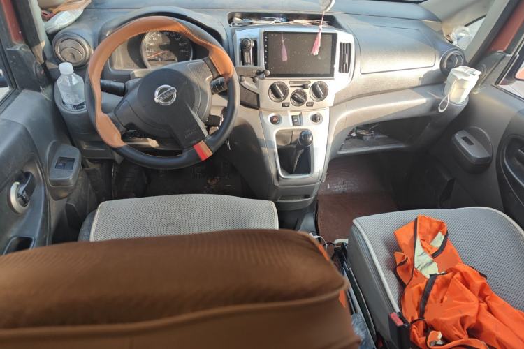 Used Nissan NV200 2010 1.6L Luxury Model Center Console