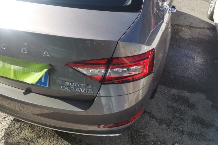 Used Skoda Octavia 2019 1.5L Automatic Smart Drive Luxury Edition China VI Standard