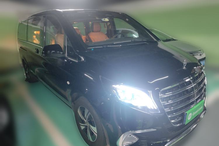 Used Mercedes-Benz Vito 2024 2.0T Business Version 7 Seats Front Right 45 Deg