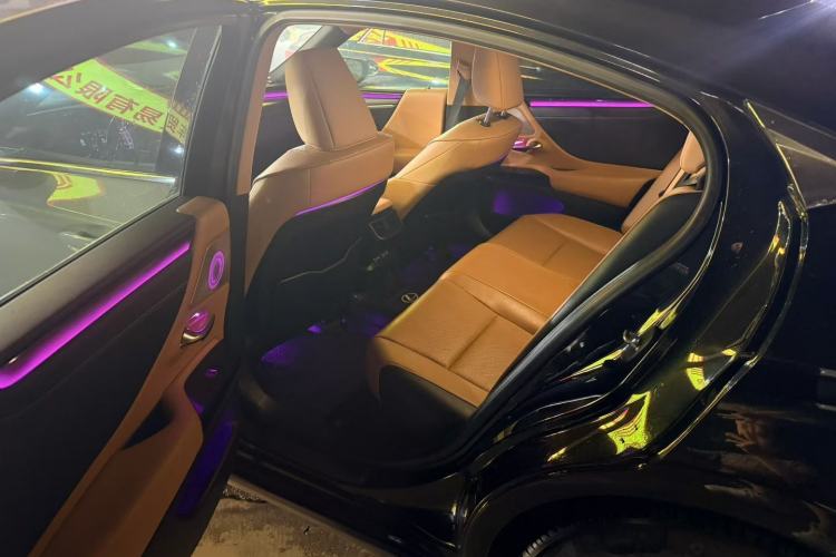 Used Lexus ES 2022 200 Excellence Edition
