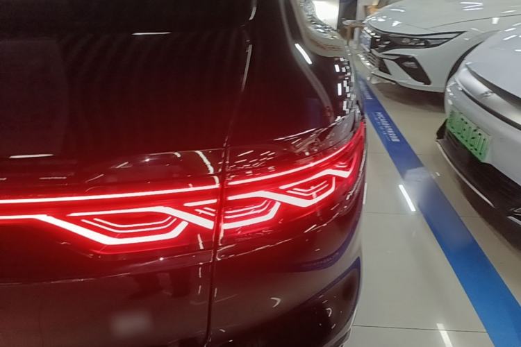 Used BYD Han 2023 EV Champion Edition 506KM Front-Wheel-Drive Premium Model Exterior 3