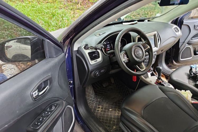Used Jeep Compass 2020 220T Automatic Leading Edition Driver Seat
