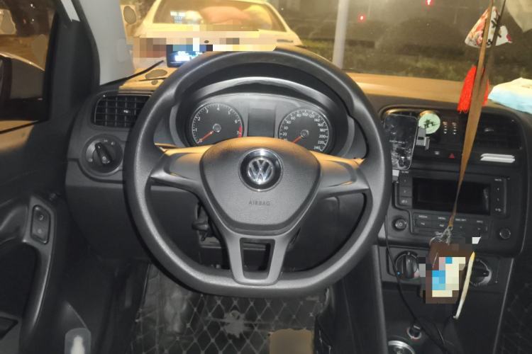 Used Volkswagen Polo 2014 1.4L Manual Fashion Edition Steering Wheel