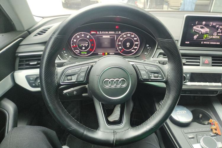 Used Audi A4L 2018 30th Anniversary Edition 40 TFSI Fashion Model Steering Wheel