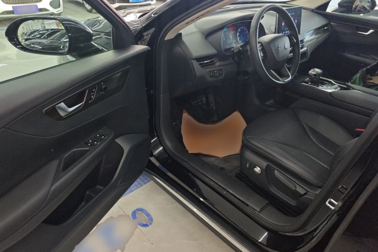 Used Hongqi E-QM5 2021 Online Booking Charging Basic Edition 5 Seats