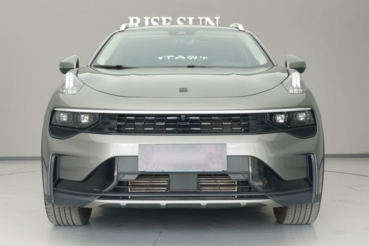 Used Lynk & Co 01 2021 2.0TD Two-Wheel-Drive Pro Trim Exterior 8