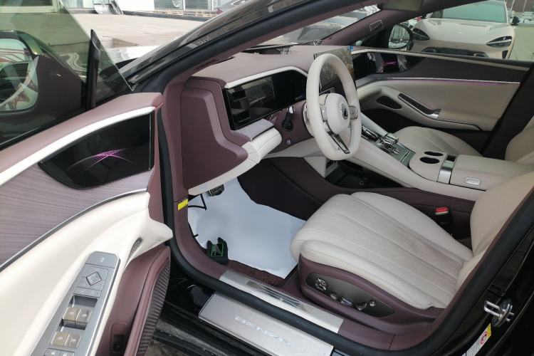 Used Denza Z9GT 2024 1100 Four-Wheel Drive Ultra Version Driver Seat